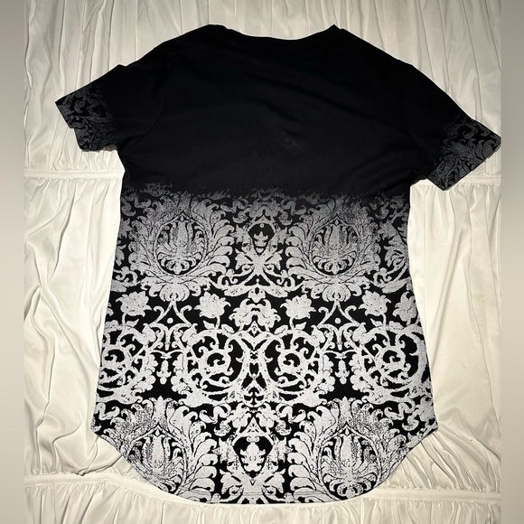 Men’s XL black and mid-evil screened patterned tailed shirt by Lure-2 - Picture 3 of 8